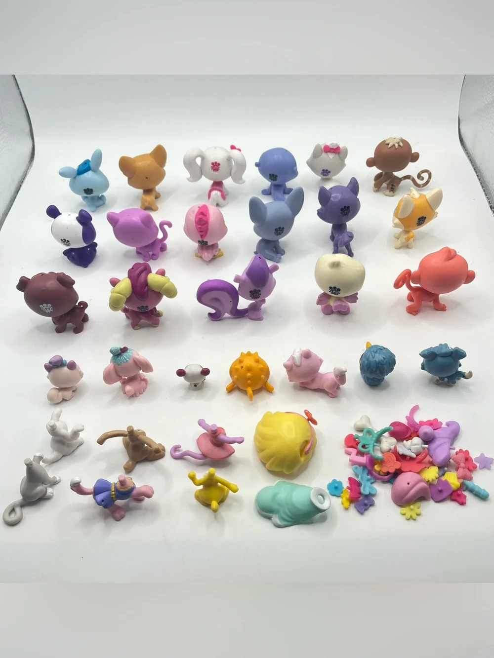 Littlest Pet Shop LPS Mixed Animal Figures / Accessories Lot Of 25